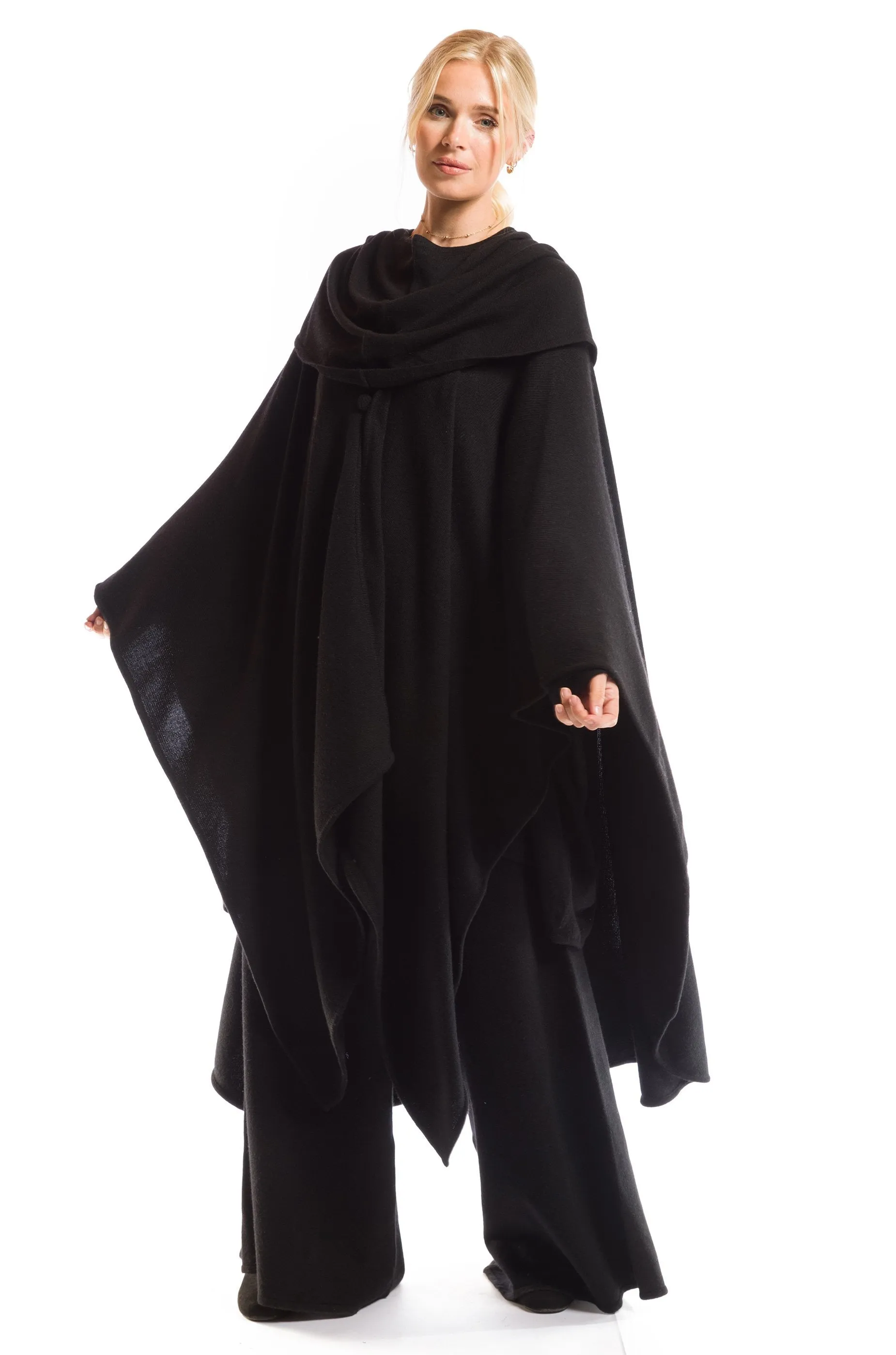 2 PLY AVALON CASHMERE CAPE BLACK