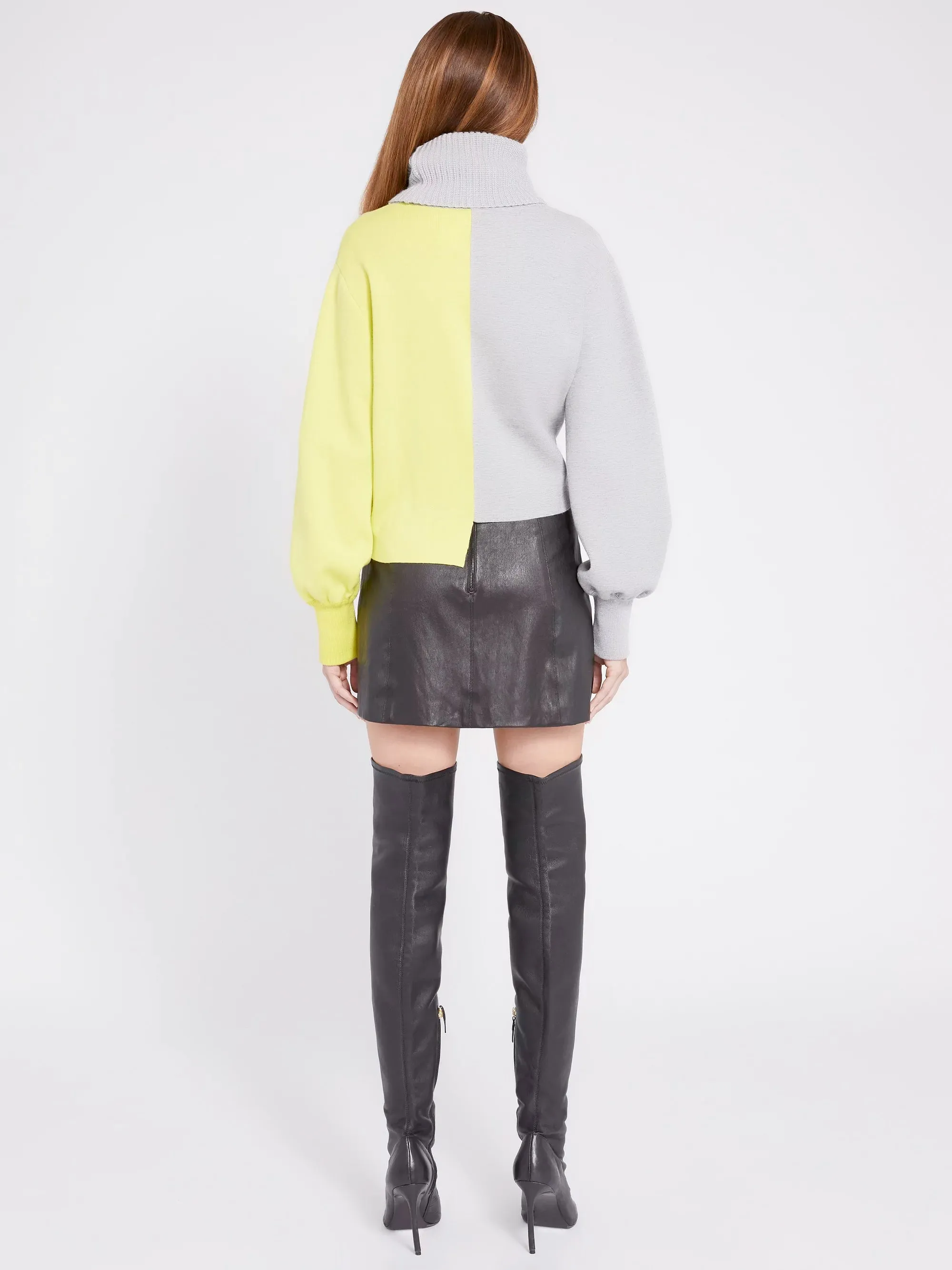 Alice   Olivia - Spencer Colorblock Turtleneck Sweater in Light Heather Grey/Sunny Lime