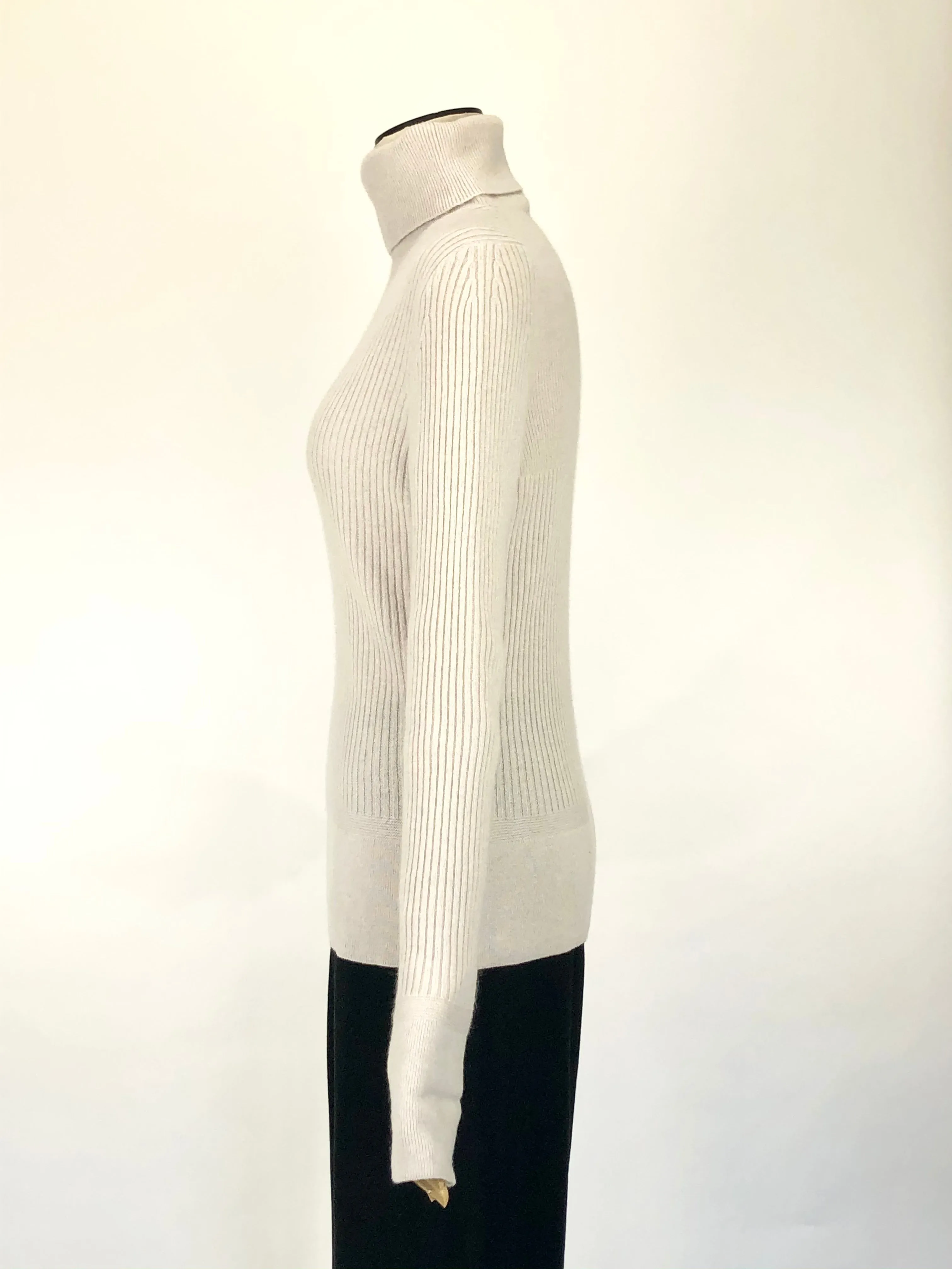 Light Grey Cashmere Turtleneck Sweater | Size S