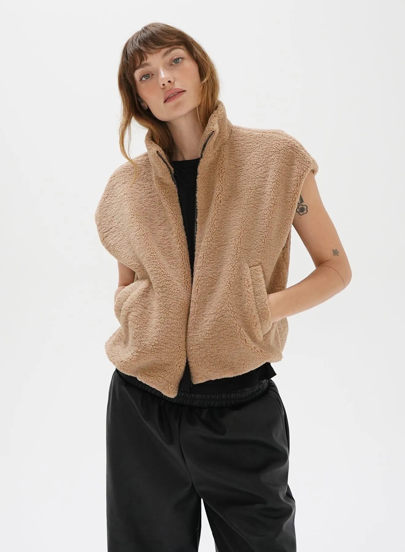 LNA Gabin Sherpa Teddy Vest in Tan