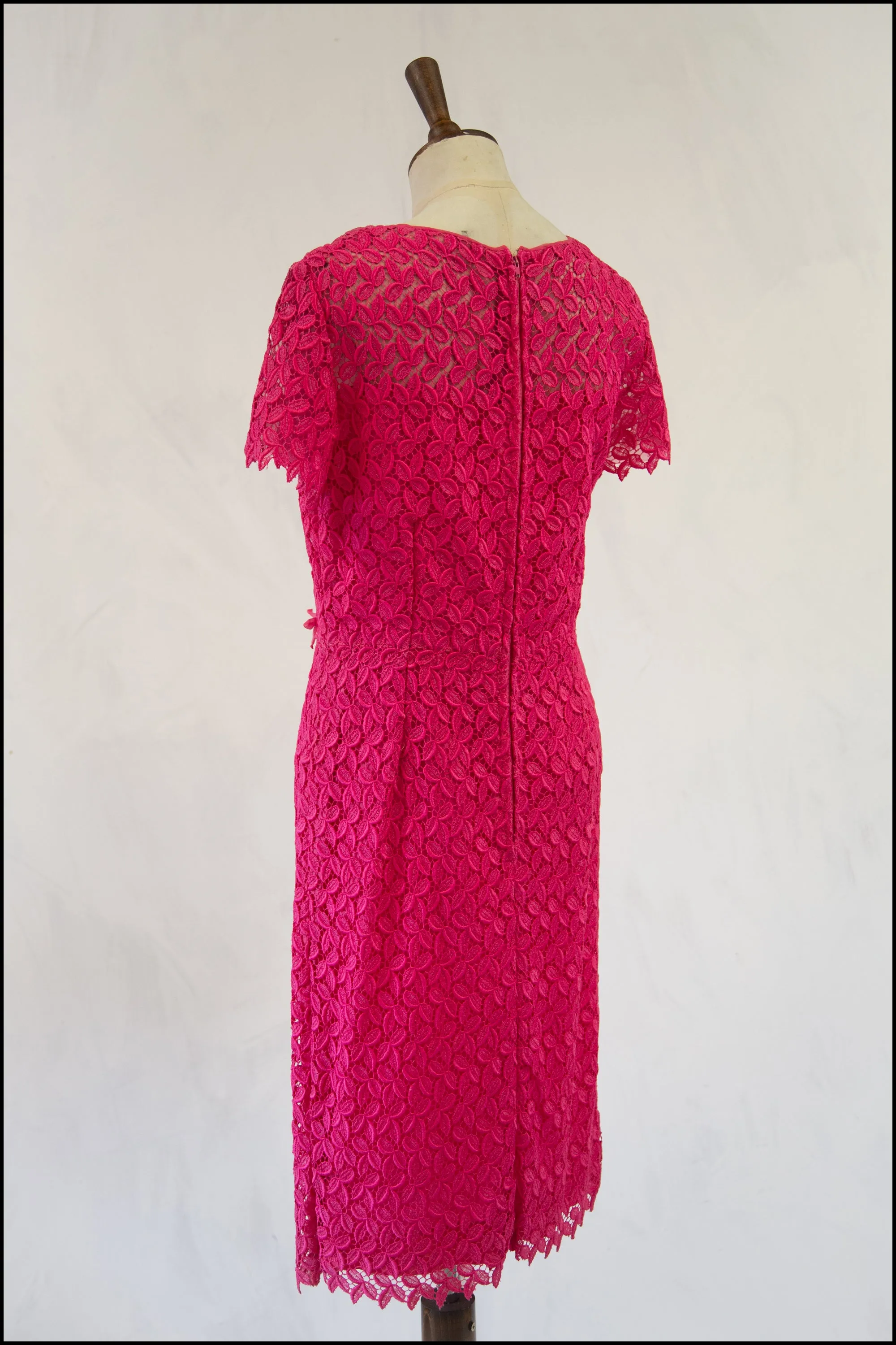 Vintage 1960s Fuchsia Pink Lace Wiggle Dress