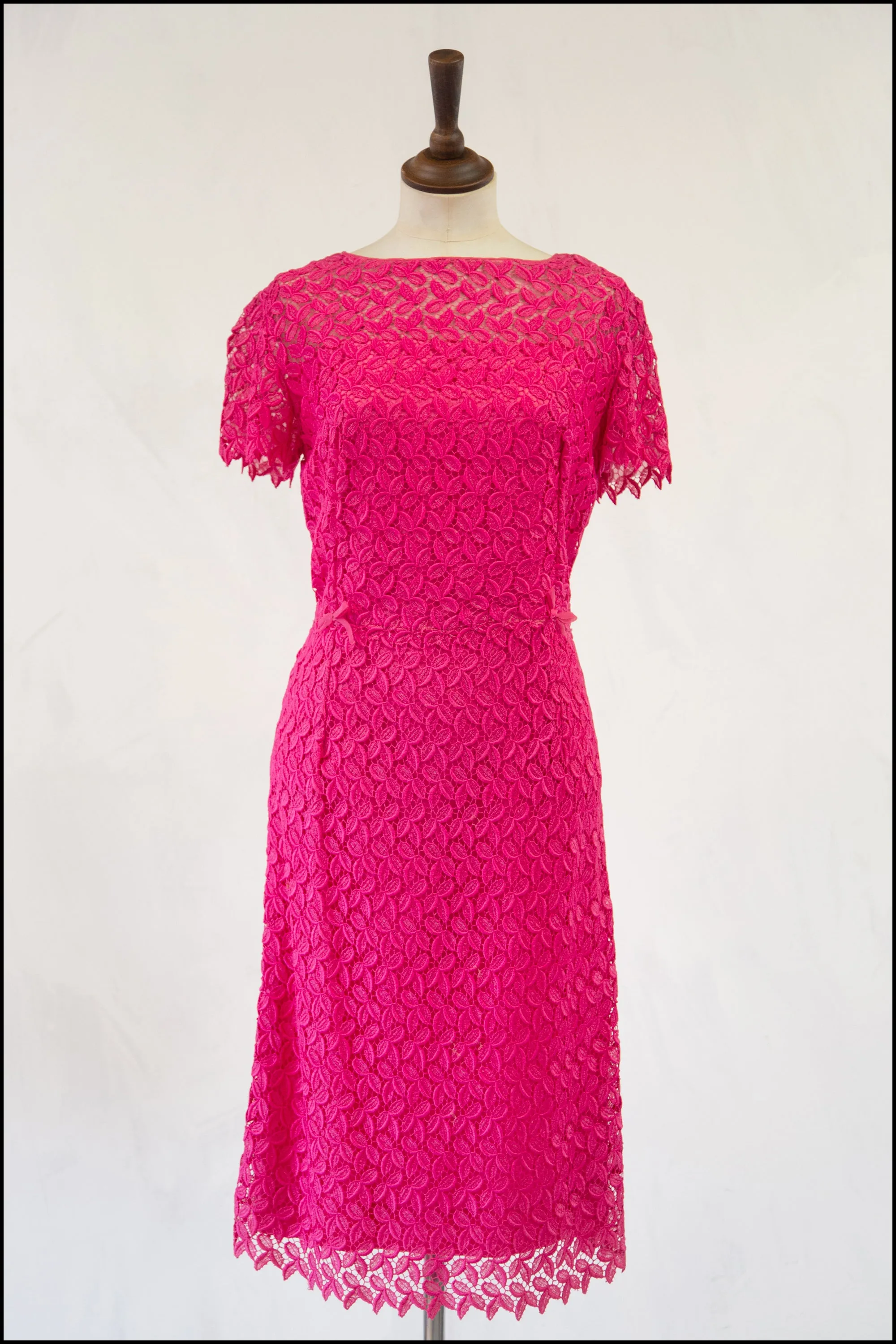 Vintage 1960s Fuchsia Pink Lace Wiggle Dress